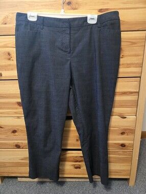 APT. 9 Modern Fit Classic Women's Cropped Dress Pants in Charcoal. Size 12.